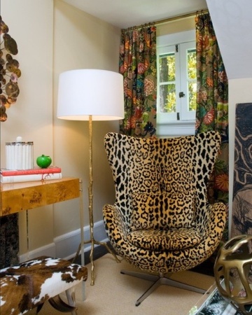 Mixing patterns and textures, and delivering some major roar with a leopard chair makes for a happy place on surroundedbypretty.com